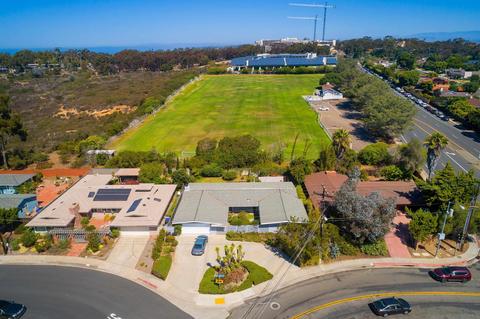 2790 Bordeaux, La Jolla, CA 92037 photo 2
