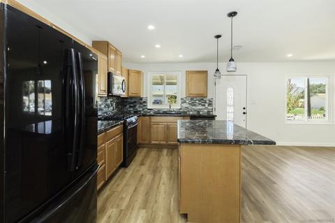 552 Carlsbad St, Spring Valley, CA 91977 photo 8