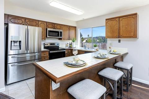 2241 Iris Ln, Escondido, CA 92026 photo 9