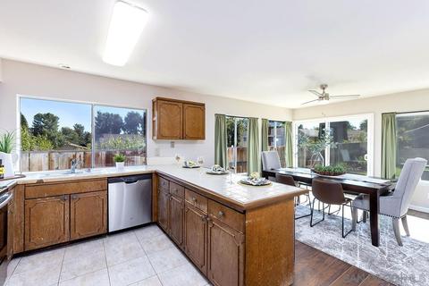 2241 Iris Ln, Escondido, CA 92026 photo 11