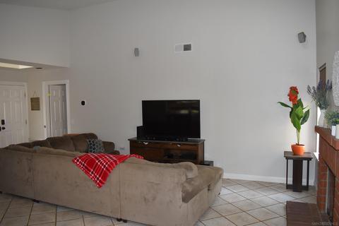 1856 Loreto Gln, Escondido, CA 92027 photo 7