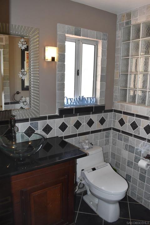 1856 Loreto Gln, Escondido, CA 92027 photo 9