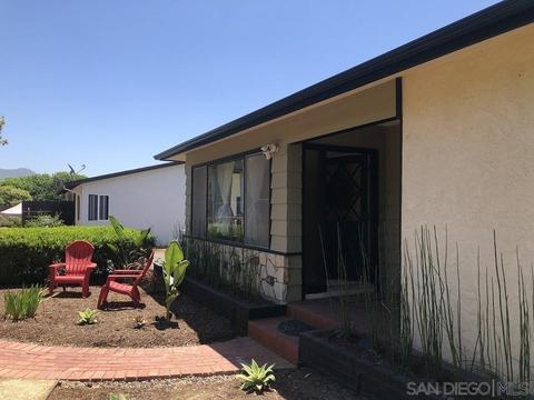 839 Newport Dr, Vista, CA 92084 photo 2