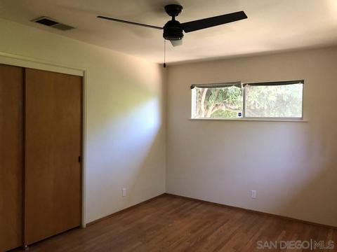839 Newport Dr, Vista, CA 92084 photo 18