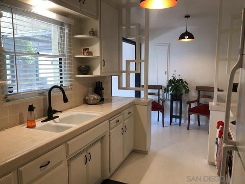 839 Newport Dr, Vista, CA 92084 photo 9