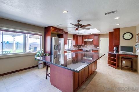 2611 Silver Oaks Way, Spring Valley, CA 91977 photo 15