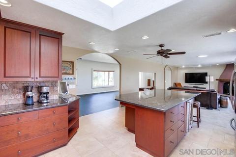 2611 Silver Oaks Way, Spring Valley, CA 91977 photo 17