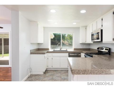 10767 Avenida Roberta, Spring Valley, CA 91978 photo 14