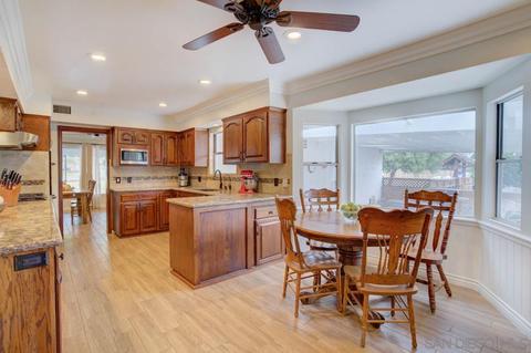 9421 Barbic Ln, Spring Valley, CA 91977 photo 10