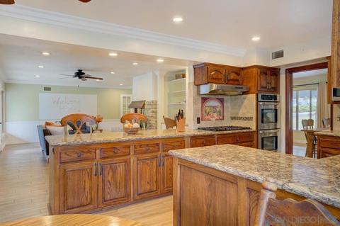 9421 Barbic Ln, Spring Valley, CA 91977 photo 14