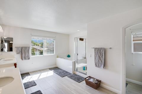 249 Encore Way, Corona, CA 92879 photo 32
