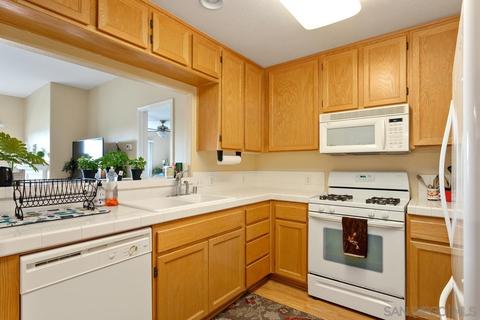 575 Lands End Way #222, Oceanside, CA 92058 photo 8