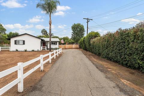 1347 Warmlands Ave, Vista, CA 92084 photo 3