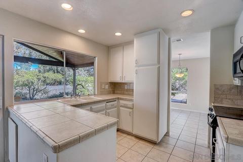 12726 Footman Ct, Poway, CA 92064 photo 4