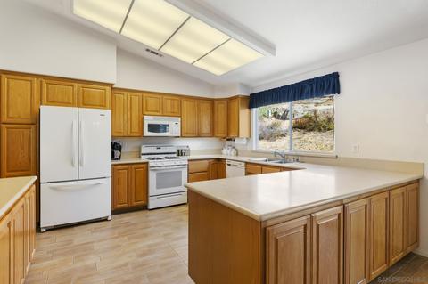 532 Amigos Rd, Ramona, CA 92065 photo 4