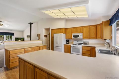 532 Amigos Rd, Ramona, CA 92065 photo 5
