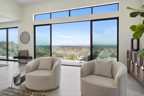 5715 Soledad Mountain Rd, La Jolla, CA 92037 photo 2