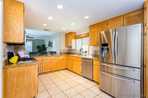 625 Devon Pl, Escondido, CA 92025 photo 5