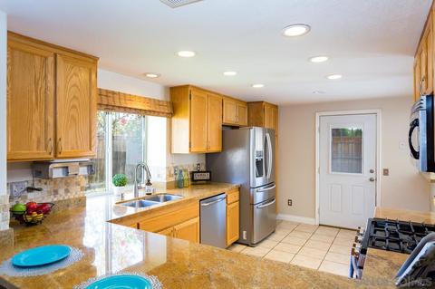 625 Devon Pl, Escondido, CA 92025 photo 7