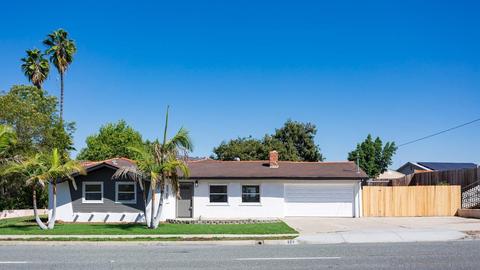 451 Elkelton Blvd, Spring Valley, CA 91977 photo 1