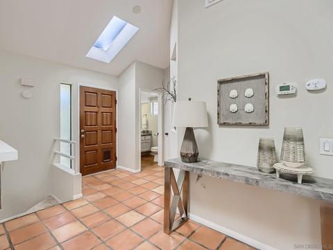 321 Crocus Ct, Encinitas, CA 92024 photo 3