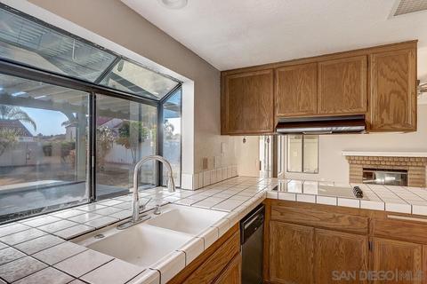 820 E J St, Chula Vista, CA 91910 photo 27