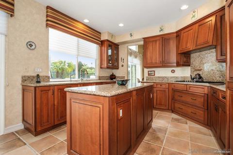 2451 Selkirk Row, La Jolla, CA 92037 photo 13