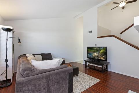 323 Flower Ln, Vista, CA 92083 photo 7