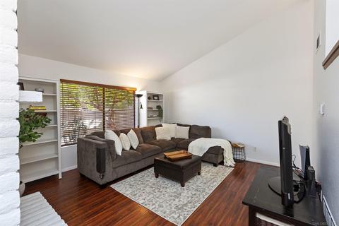 323 Flower Ln, Vista, CA 92083 photo 6
