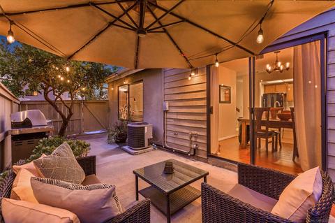 323 Flower Ln, Vista, CA 92083 photo 2