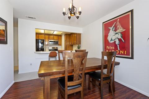 323 Flower Ln, Vista, CA 92083 photo 10