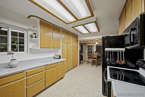 9726 Emerald Hill Ln, Lakeside, CA 92040 photo 4