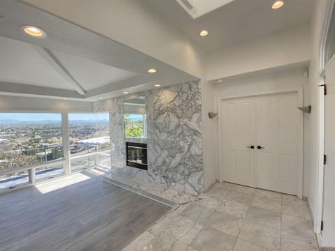 5639 Desert View Dr, La Jolla, CA 92037 photo 17