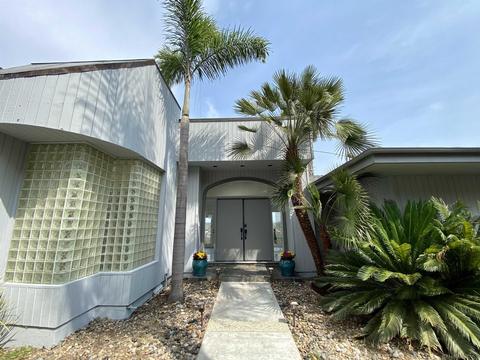 5639 Desert View Dr, La Jolla, CA 92037 photo 4