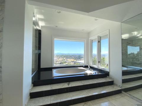 5639 Desert View Dr, La Jolla, CA 92037 photo 21