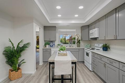 3034 Via Estrada, Carlsbad, CA 92009 photo 4