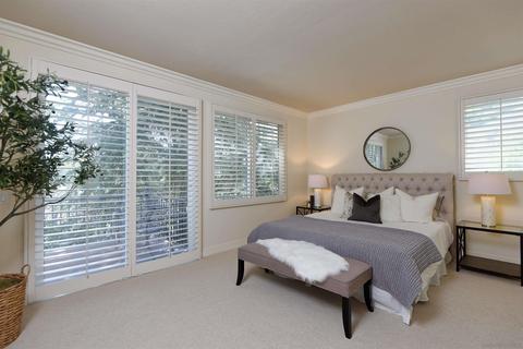 6013 Greenhedge Row, La Jolla, CA 92037 photo 9