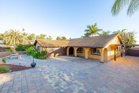 215 Via Cassandra, Fallbrook, CA 92028 photo 4