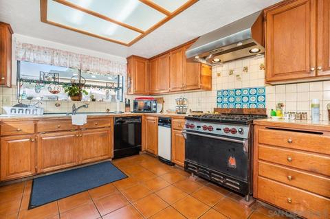 9231 Tropico Dr, La Mesa, CA 91941 photo 22
