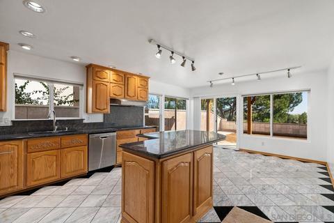 263 Skyridge Ln, Escondido, CA 92026 photo 8