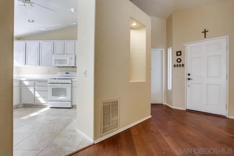 1660 Avenida Guillermo, Oceanside, CA 92056 photo 4