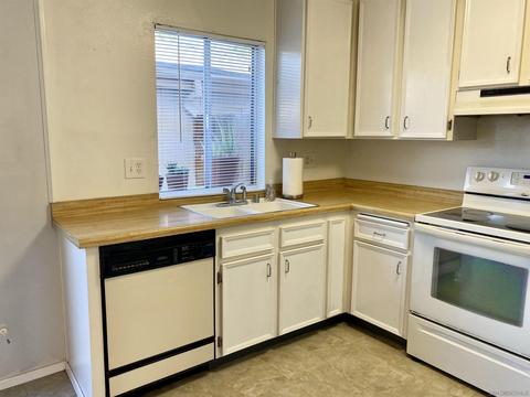 10318 Del Coronado Ln, Santee, CA 92071 photo 5