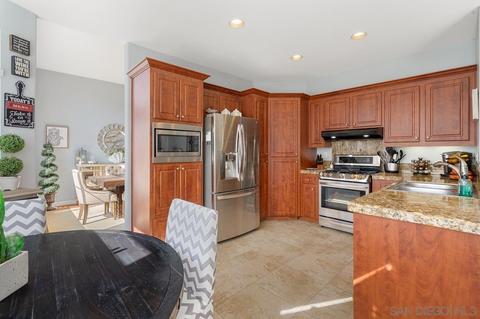 2458 Golfcrest Loop, Chula Vista, CA 91915 photo 11