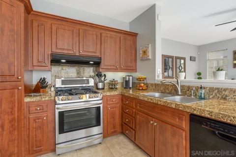 2458 Golfcrest Loop, Chula Vista, CA 91915 photo 13