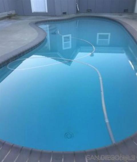 108 Hannalei Dr, Vista, CA 92083 photo 3