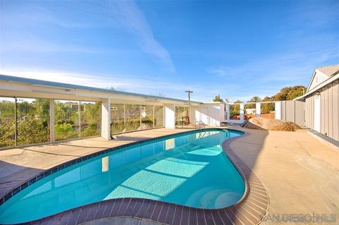 108 Hannalei Dr, Vista, CA 92083 photo 2