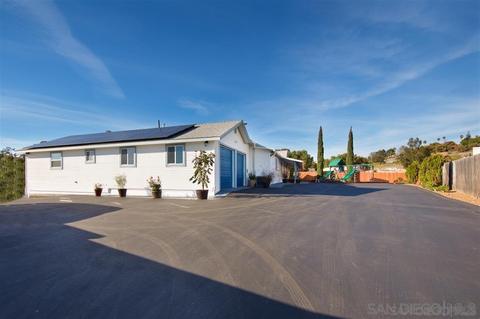 108 Hannalei Dr, Vista, CA 92083 photo 21