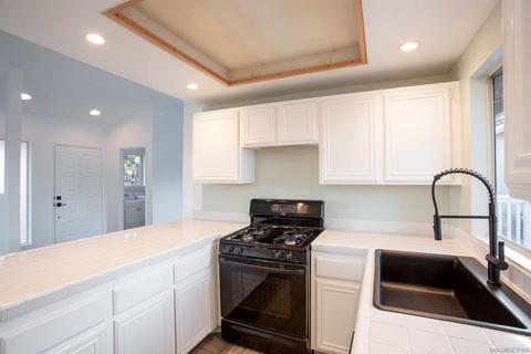 1378 Palomar Pl, Vista, CA 92084 photo 7