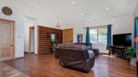 556 Hatfield Ln, Ramona, CA 92065 photo 2