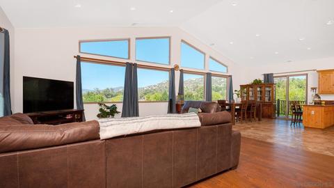 556 Hatfield Ln, Ramona, CA 92065 photo 3
